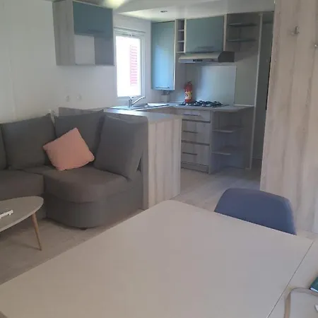 Mobil Home 6 8 Personnes Avec Espace Aquatique Payant Camping *